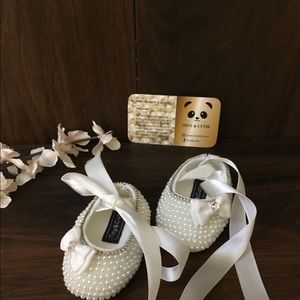 Pearl baby shoes